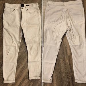 Skinny fit creme jeans from H&M